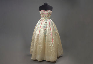Museum of London Docklands : Fashion City – In Focus: Rahvis Gowns. Rahvis Gown image © Museum of London